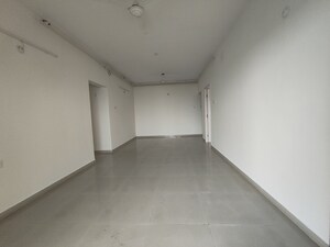 Room in 3 BHK Apartment at Indiabulls Greens, New Panvel – for Sale