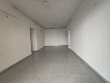 Room in 3 BHK Apartment at Indiabulls Greens, New Panvel – for Sale