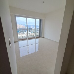 2 BHK Apartment For Sale in Kalpataru Sunrise Grande, Kolshet Road