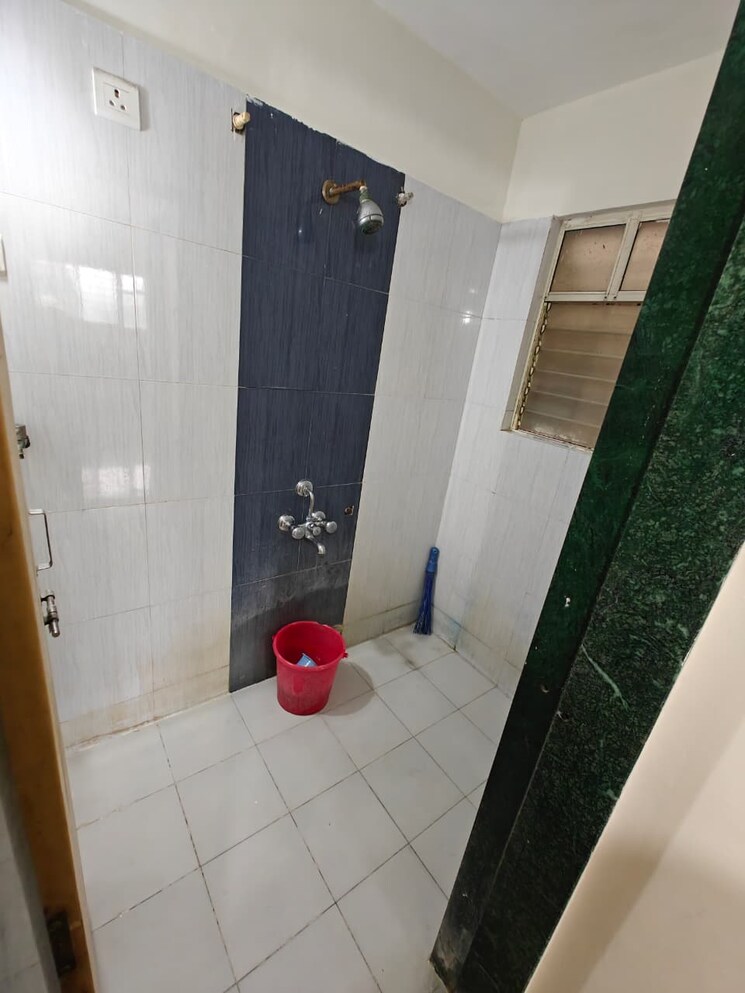 Bathroom, nisarg-hardik-phase-ii 1 Bedroom 598 Sq.Ft. Apartment In Rahatani Pune 9139168