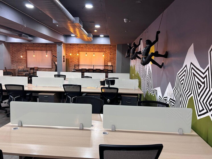 Team Area, fergusson college road Commercial Office Space 3400 Sq.Ft. In Fergusson College Road Pune 9139172