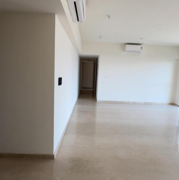 Room in 4 BHK Apartment at Lodha Woods, Lokhandwala – for Rent