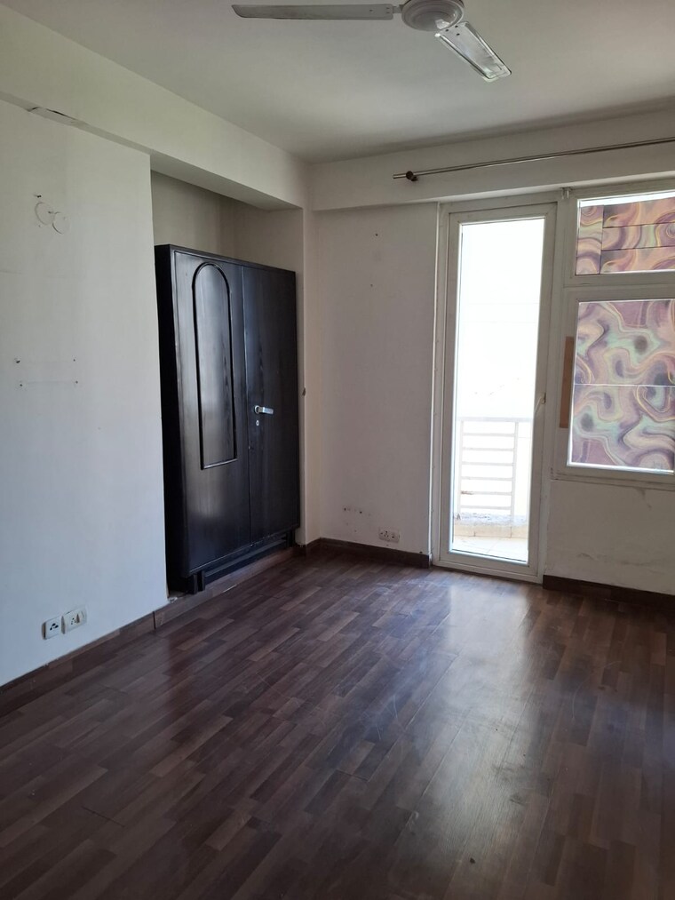 Room, tulip-petals 3 Bedroom 1550 Sq.Ft. Apartment In Sector 89 Gurgaon 9139285