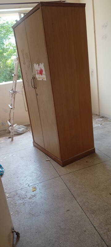 Furnished Amenities in 3 BHK Apartment at DLF Ridgewood Estate, Dlf Phase iv – for Sale