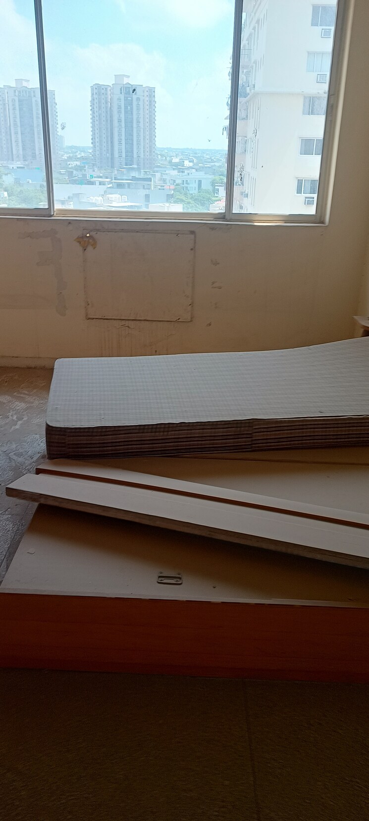 Bathroom, dlf-ridgewood-estate 3 Bedroom 1371 Sq.Ft. Apartment In Dlf Phase iv Gurgaon 9139277