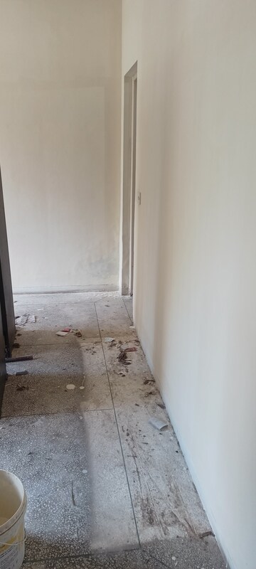 Room in 3 BHK Apartment at DLF Ridgewood Estate, Dlf Phase iv – for Sale