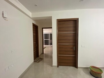 Room in 3 BHK Builder Floor at Housing Board Colony Sector 51, Sector 51 – for Rent