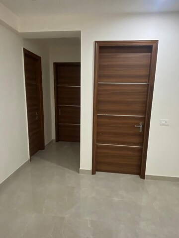 Room in 3 BHK Builder Floor at Housing Board Colony Sector 51, Sector 51 – for Rent