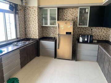Living Room in 4 BHK Apartment at Khar West – for Rent
