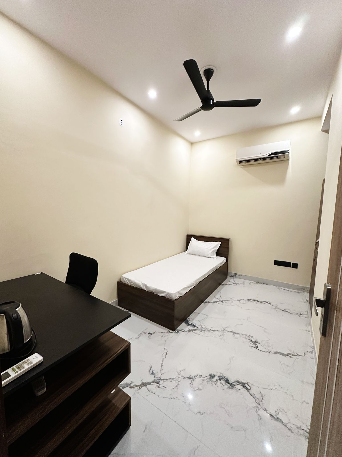 Studio+ Pooja Room Apartment For Sale in Paramount Golf Forest Studio Apartments Phase 2 -