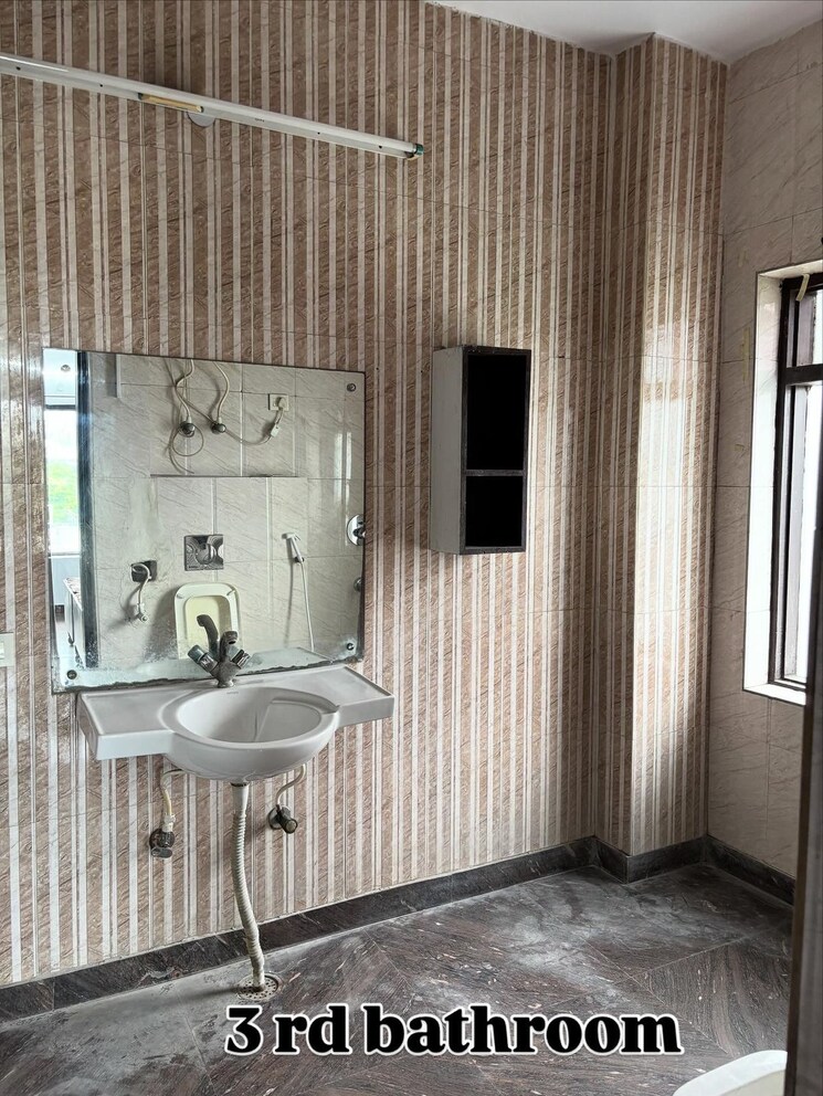 Bathroom, sector 50 5 Bedroom 153 Sq.Ft. Independent House In Sector 50 Noida 9139367