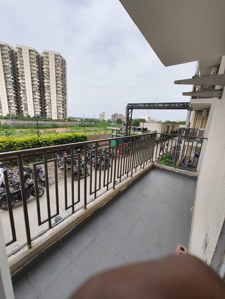 Balcony, signature-global-the-roselia 2 Bedroom 670 Sq.Ft. Apartment In Sector 95a Gurgaon 9139390