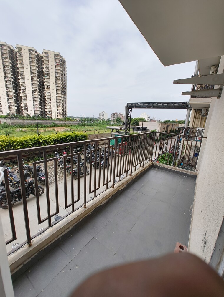 Balcony, signature-global-the-roselia 2 Bedroom 670 Sq.Ft. Apartment In Sector 95a Gurgaon 9139390
