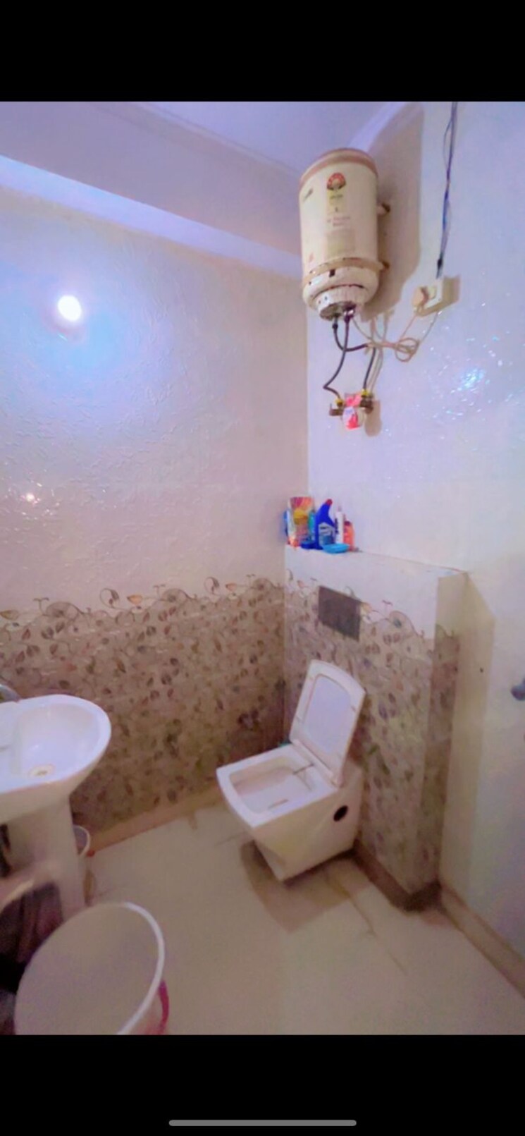 Bathroom, uttam nagar 1 RK 35 Sq.Yd. Builder Floor In Uttam Nagar Delhi 9139399