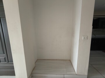 Room in 3 BHK Builder Floor at Ameya Sapphire 57, Sector 57 – for Rent