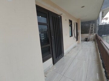 Building Lobby in 3 BHK Builder Floor at Ameya Sapphire 57, Sector 57 – for Rent