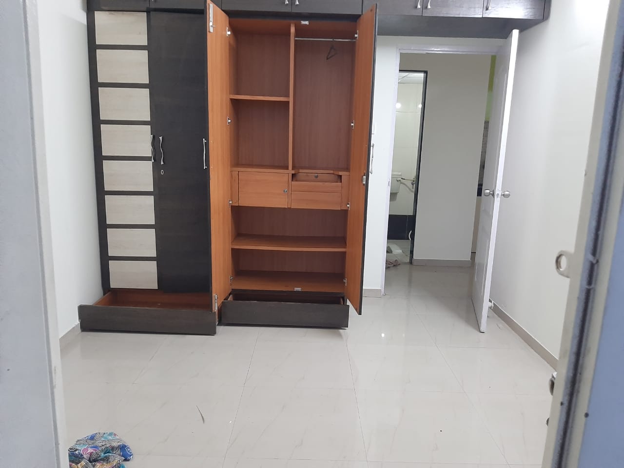 1.5 BHK + Servant Room Apartment For Sale in Amrut Ganga