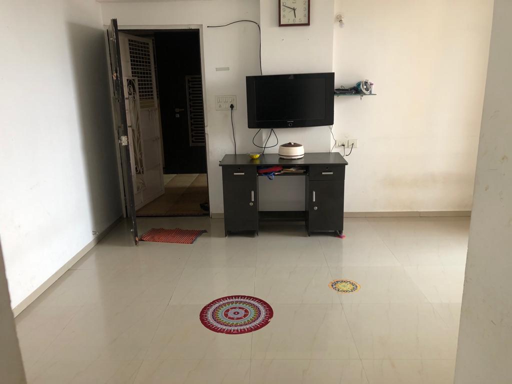 2 BHK + Servant Room Apartment For Sale in Amrut Ganga