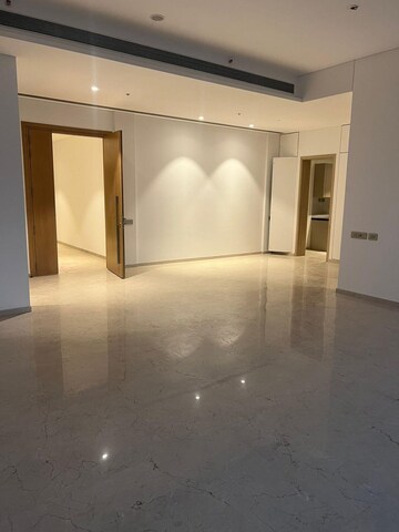 Room in 4 BHK Apartment at Rustomjee Crown, Prabhadevi – for Rent