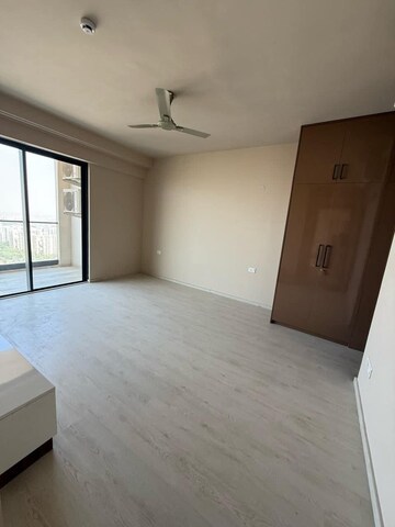 Room in 3 BHK Apartment at M3M Heights, Sector 65 – for Rent