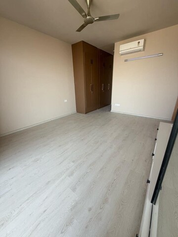 Room in 3 BHK Apartment at M3M Heights, Sector 65 – for Rent