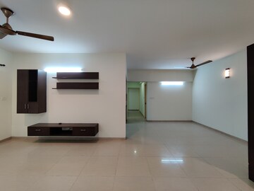 Room in 3 BHK Apartment at Nitesh Columbus Square, Bellary Road – for Rent