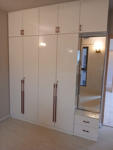 Furnished Amenities in 3 BHK Apartment at M3M Heights, Sector 65 – for Rent