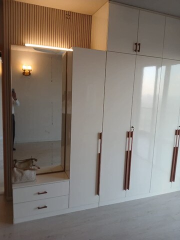 Furnished Amenities in 3 BHK Apartment at M3M Heights, Sector 65 – for Rent