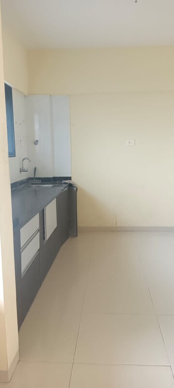 Room in 2 BHK Apartment at Axis Paradigm Whistling Meadows, Paud Road – for Rent