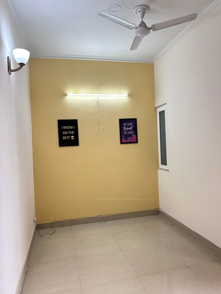 Room, amrapali-kingswood 2.5 Bedroom 945 Sq.Ft. Apartment In Sector 4 Greater Noida Greater Noida 9139623