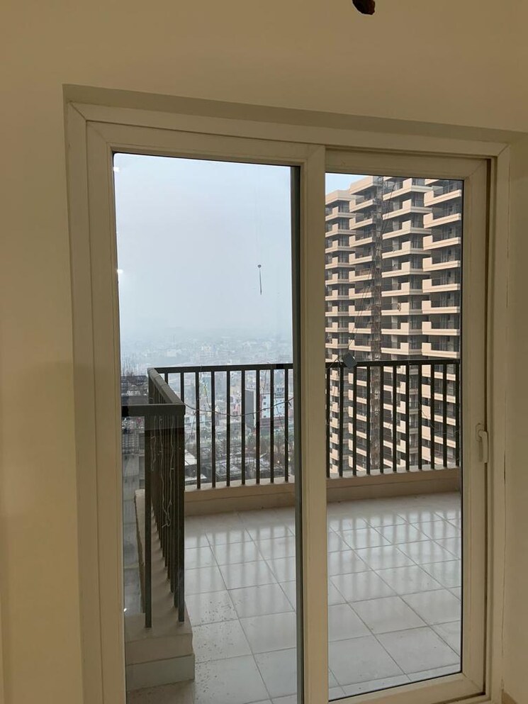 Balcony, amrapali-golf-homes 3 Bedroom 1595 Sq.Ft. Apartment In Sector 4 Greater Noida Greater Noida 9139620