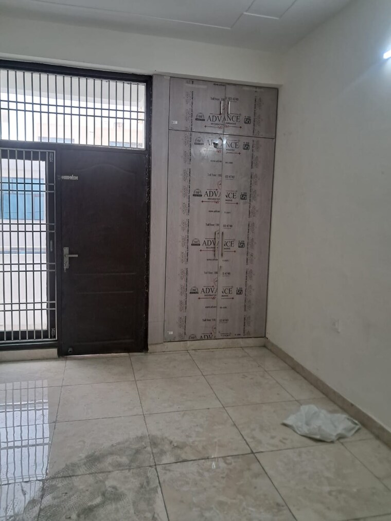 Room, amrapali-kingswood 2.5 Bedroom 835 Sq.Ft. Apartment In Sector 4 Greater Noida Greater Noida 9139639