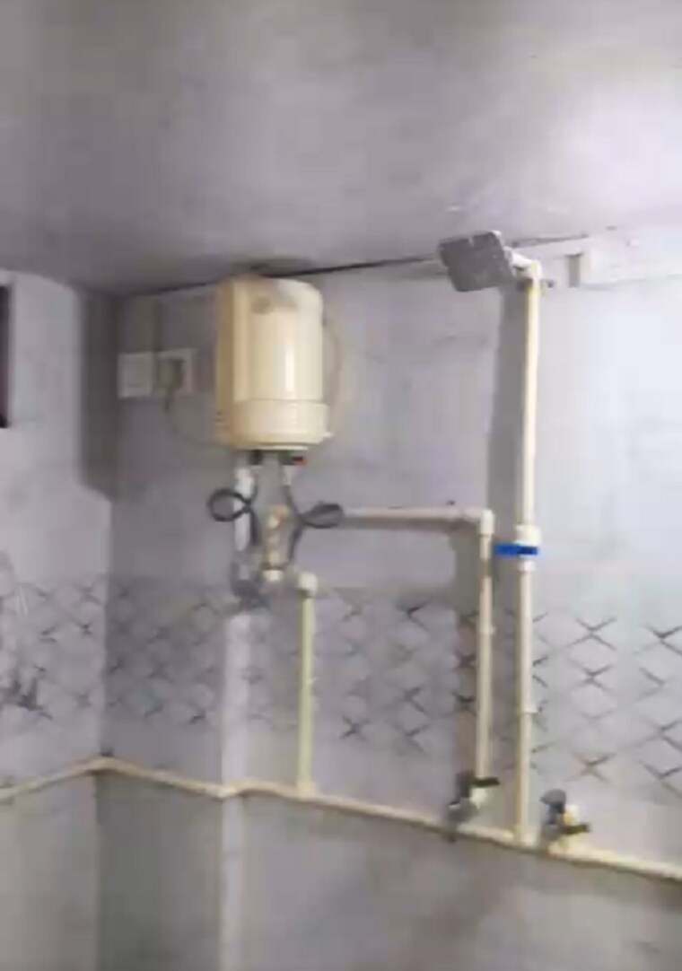 Bathroom, mira road east 1 Bedroom 560 Sq.Ft. Apartment In Mira Road East Thane 9139642