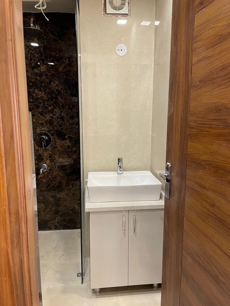 Bathroom, amolik-residency 2.5 Bedroom 125 Sq.Yd. Builder Floor In Sector 86 Faridabad 9139667