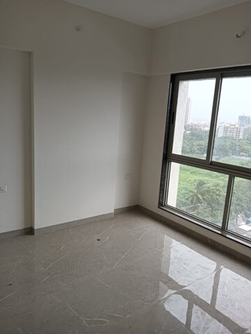 Room in 1 BHK Apartment at Veena Smart Homes, Kandivali West – for Rent