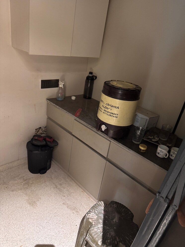 Team Area, ashram road Commercial Office Space 2000 Sq.Ft. In Ashram Road Ahmedabad 9139765