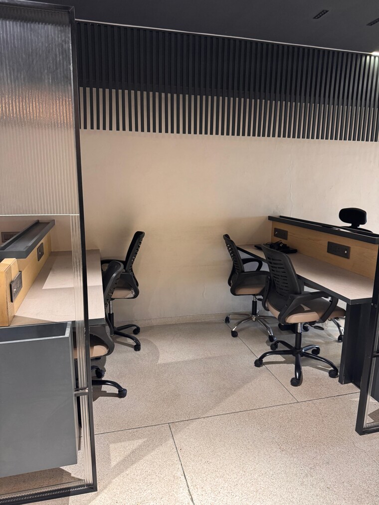 Team Area, ashram road Commercial Office Space 2000 Sq.Ft. In Ashram Road Ahmedabad 9139765