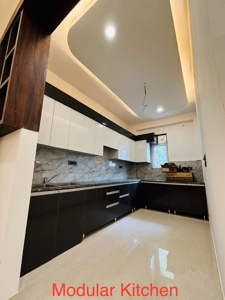 Kitchen, hong-kong-bazaar 3 Bedroom 263 Sq.Yd. Builder Floor In Sector 57 Gurgaon 9139796