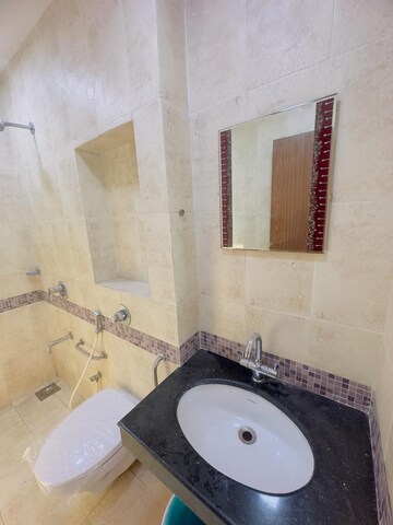 Bathroom in 3 BHK Apartment at Oberoi Realty Splendor, Andheri East – for Rent