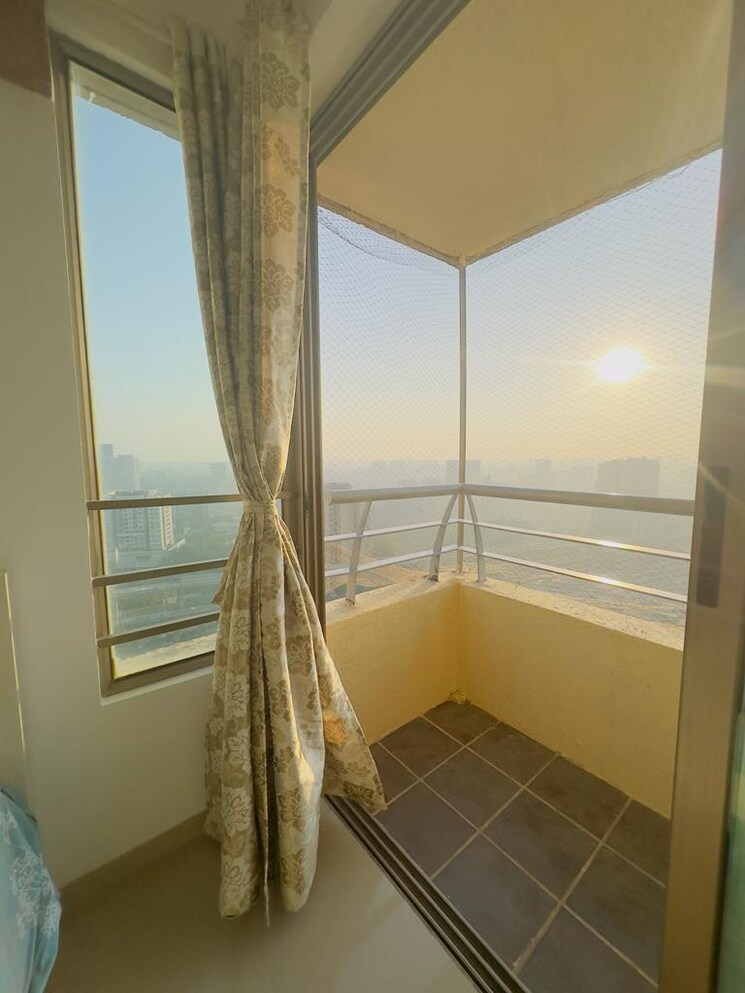 Balcony, oberoi-realty-splendor 3 Bedroom 1377 Sq.Ft. Apartment In Andheri East Mumbai 9139846