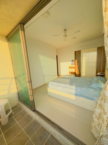 Bedroom in 3 BHK Apartment at Oberoi Realty Splendor, Andheri East – for Rent