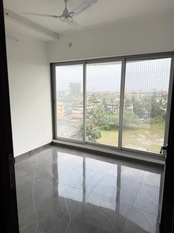 Room in 2 BHK Apartment at Mansarovar Pearl Gardens, Vasai West – for Rent