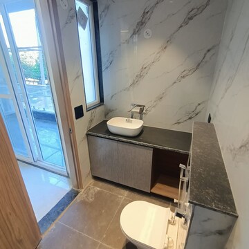 Bathroom in 1 BHK Builder Floor at Sector 45 – for Rent
