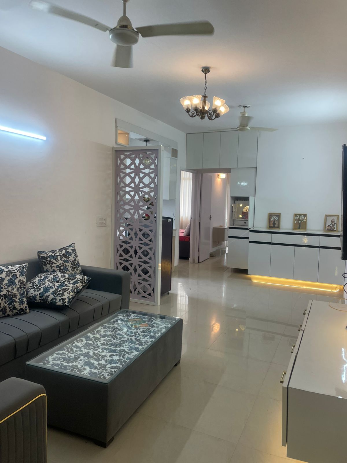 2 BHK Apartment For Rent in Suncity Avenue 76