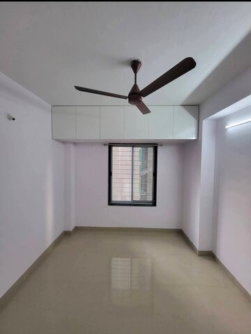 Room in 2 BHK Apartment at Andheri West – for Rent