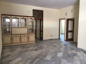 Room in 6 BHK Independent House at Sector 7 – for Sale
