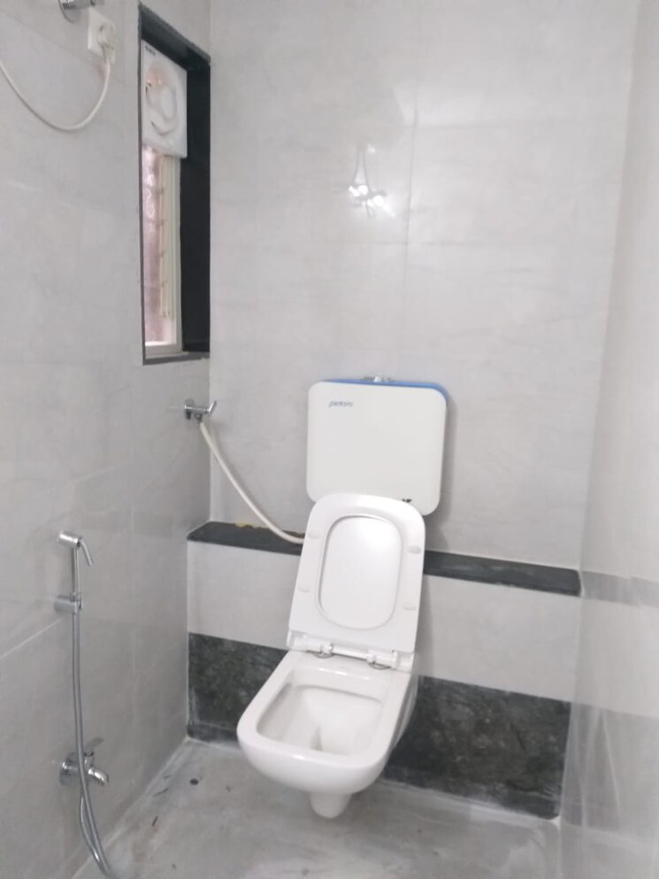 Bathroom, gokhale-anuprita 2 Bedroom 688 Sq.Ft. Apartment In Dahanukar Colony Pune 9139957
