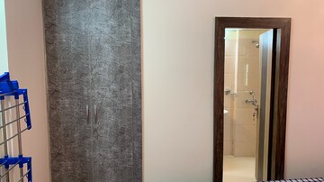 Room in 2 BHK Apartment at Supertech Cape Town, Sector 74 – for Rent