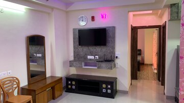 Furnished Amenities in 2 BHK Apartment at Supertech Cape Town, Sector 74 – for Rent