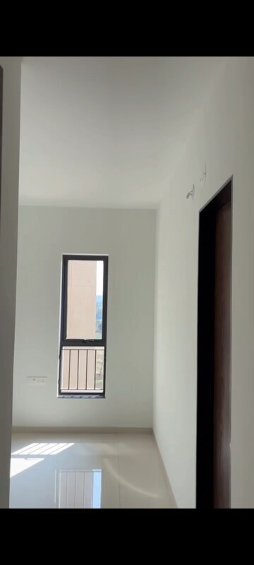 Room in 2 BHK Apartment at Shapoorji Pallonji Sensorium, Hinjewadi – for Sale